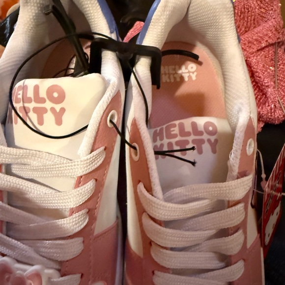 Hello Kitty Pink and White Shoes - Picture 5 of 5